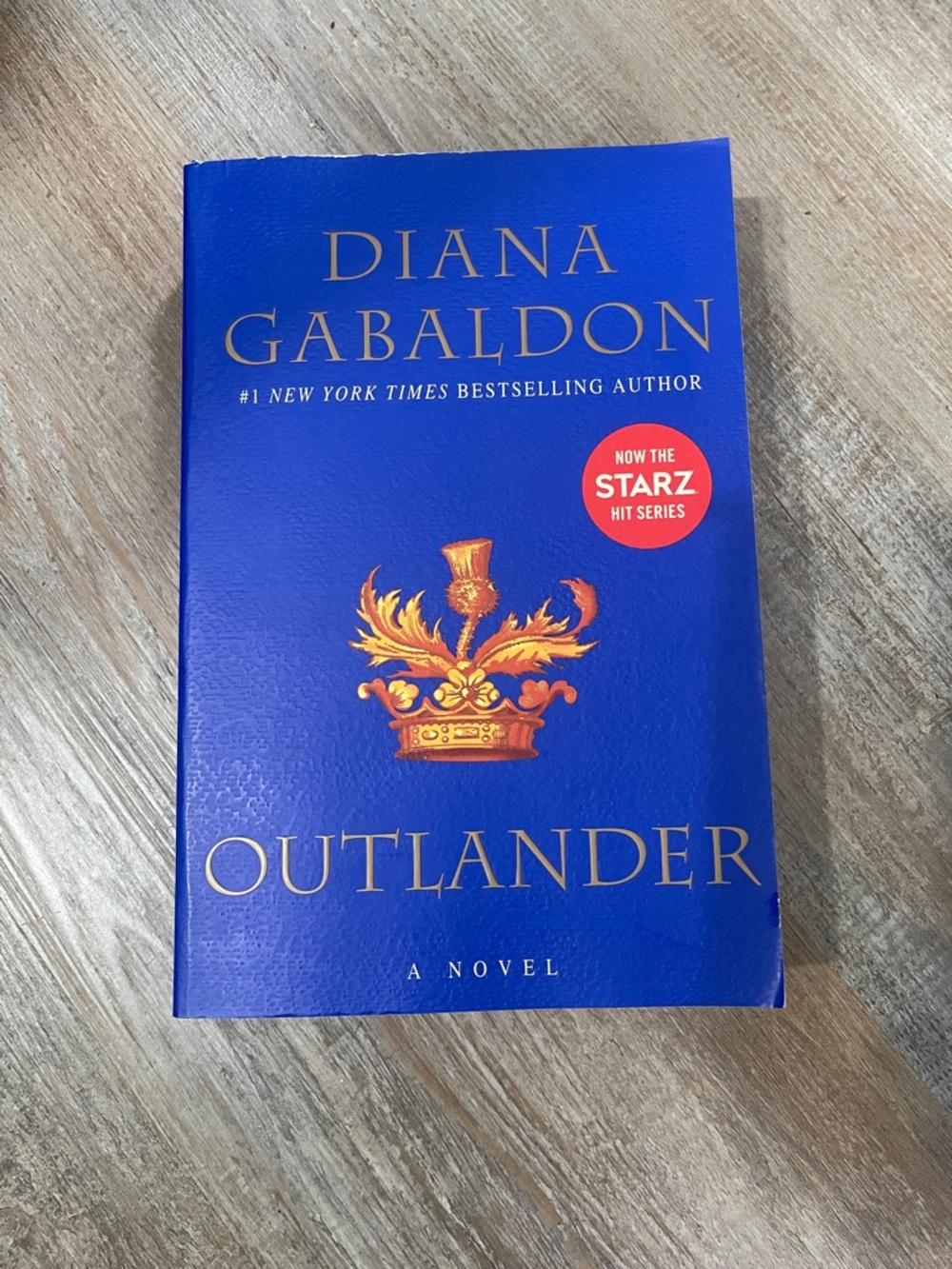 Outlander by Diana Gabaldon - Blue Cover Novel